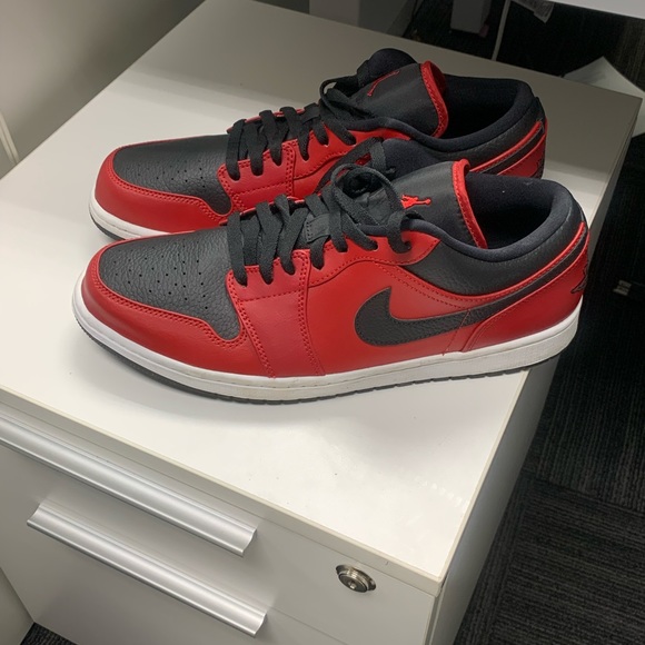 low top jordan 1 footlocker